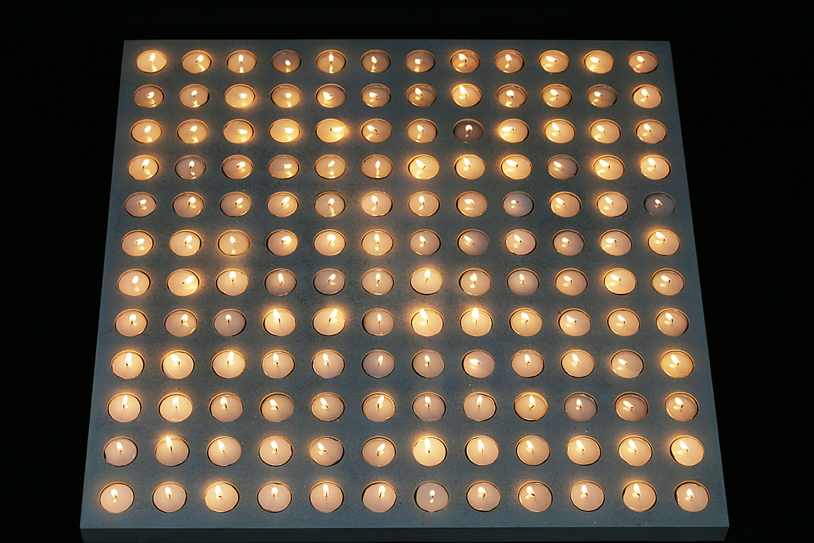 Арт-объект со свечами